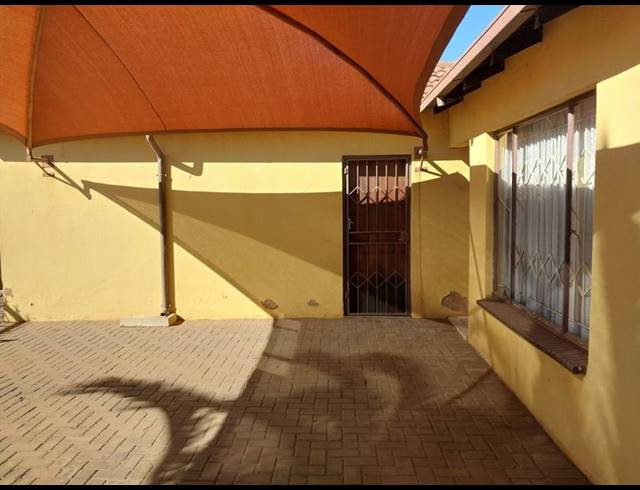 3 BEDROOM HOUSE FOR SALE IN SOSHANGUVE VV